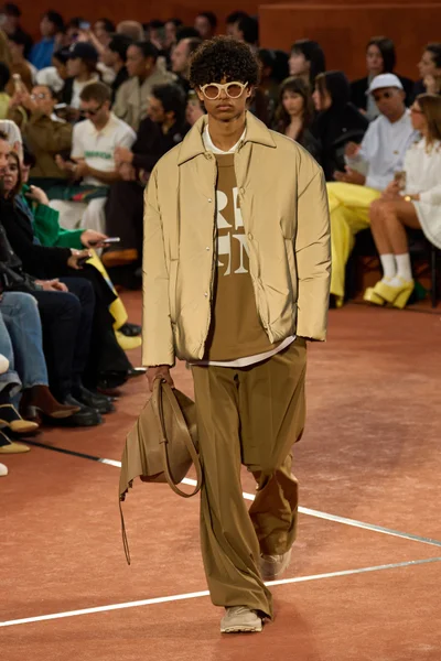 Look 14